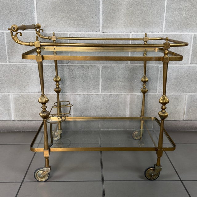 An icon of timeless elegance that evokes the glamorous atmosphere of mid-twentieth-century living rooms. This luxurious...