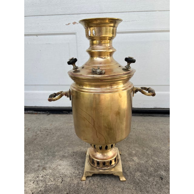 Antique Romanov Era Imperial Russian Tula Samovar – Rare Three-Lion Crest – Brass/Tombac – C. 1890-1910 For Sale - Image 13 of 17