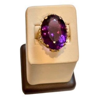 27 Carat Oval Amethyst Cocktail Ring in 14 Karat Yellow Gold, Size 5.5 For Sale