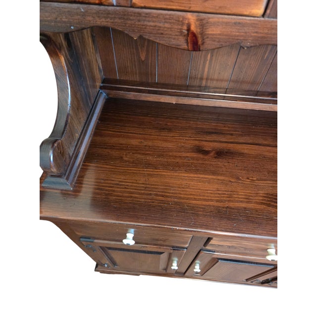 Ethan Allen Old Tavern Pine Apothecary Cabinet Hutch Display Breakfront Shelf For Sale - Image 14 of 17