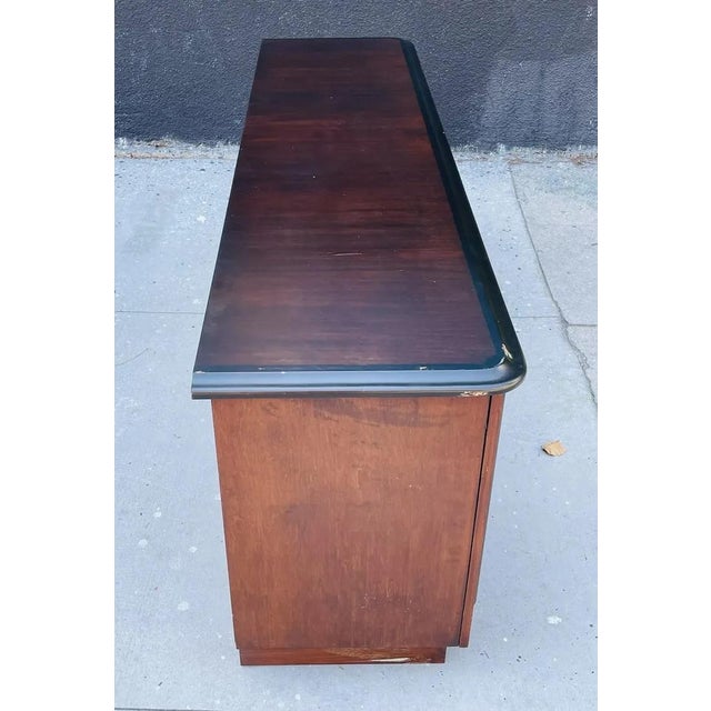 Edward Wormley 1970s Mid-Century Modern Walnut Credenza Sideboard, American Modern Design For Sale - Image 4 of 13