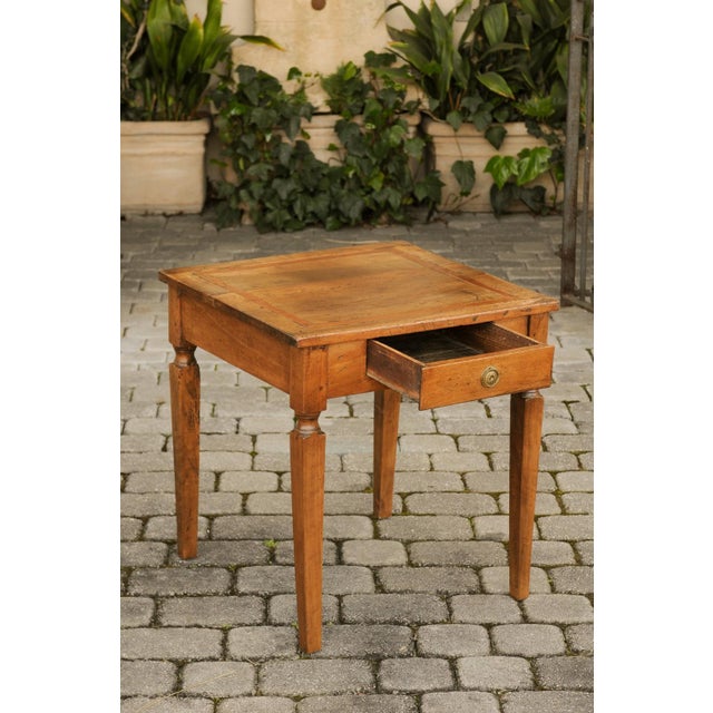 Brown Italian 1820s Neoclassical Walnut Side Table with Large Banding and Tapered Legs For Sale - Image 8 of 12