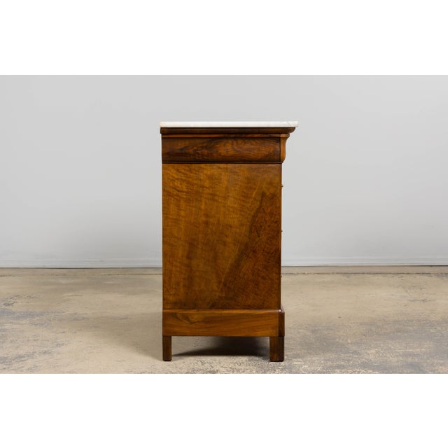 19th Century French Louis Philippe Walnut Chest of Drawers W/ Carrara Marble For Sale - Image 9 of 18
