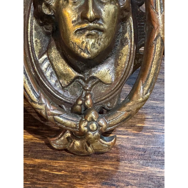 English Antique Bronze 19th Century William Shakespeare Doorknocker For Sale - Image 3 of 9