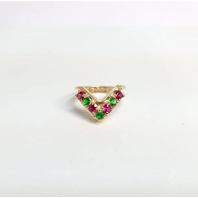 V Shaped Synthetic Ruby & Emerald 14k Yellow Gold, Size 9 For Sale - Image 4 of 5