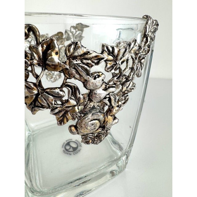 Rustic European 1980s Arthur Court Glass Ice Bucket With Silver-Tone Vine and Grape Overlay For Sale - Image 3 of 14