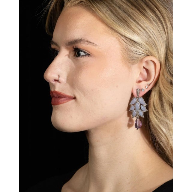 1990s Pair of Chandelier Earrings With 25.10ct Chalcedony, 2.50ct Diamonds, Amethyst For Sale - Image 4 of 6