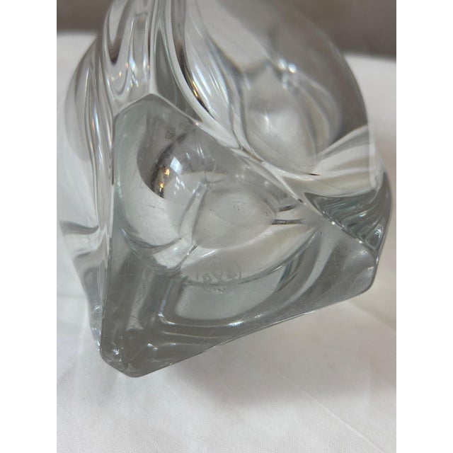 Elegant Baccarat crystal vase from the 1930s, bearing the Baccarat mark acid-etched under the base. Buttercup pattern....