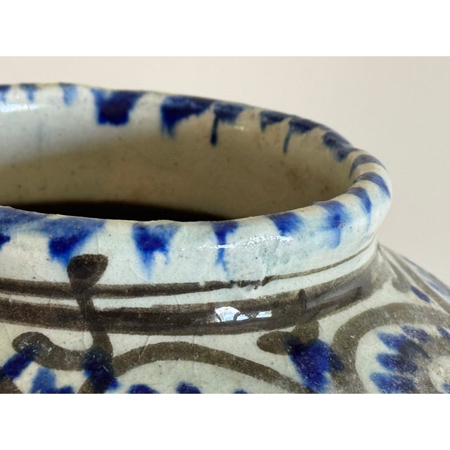 Early 18th Century Persian Safavid Pottery Jar For Sale - Image 11 of 17