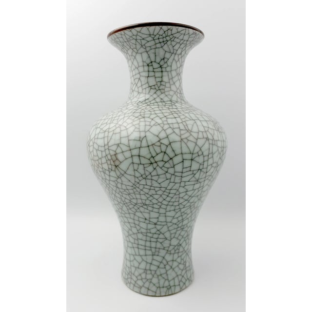 Chinese porcelain Ge Yao fengweizun vase, graceful small pattern iron wire and large pattern silver wire craquelure over...