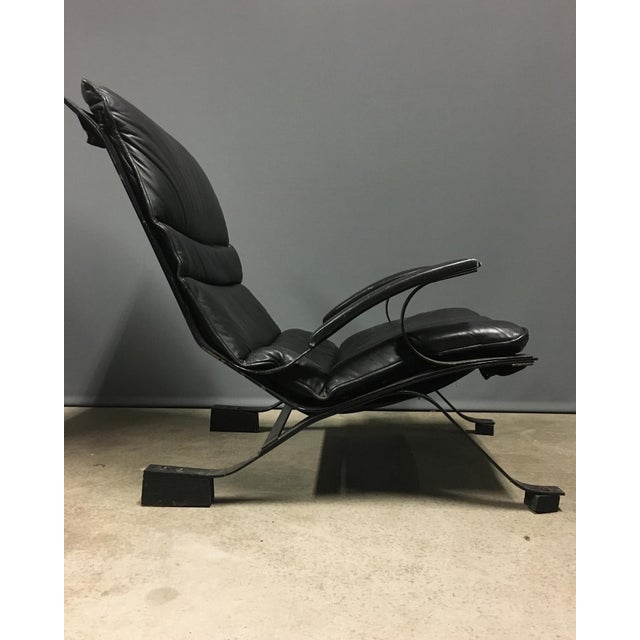 Great chair, extremely comfortable and in very good condition I have official proof of authenticity such as vintage...