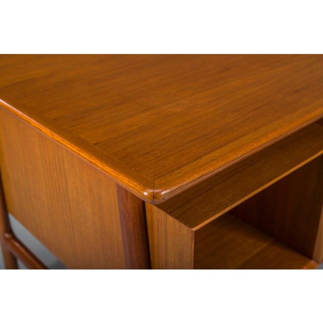 1960s Teak Model 75 Desk from Omann Jun Møbelfabrik, 1960s For Sale - Image 5 of 18
