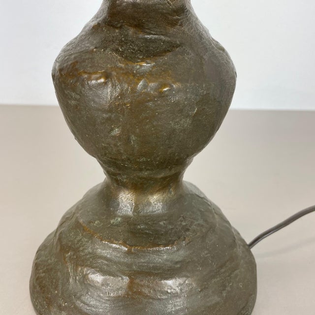 Hollywood Regency Bronze Table Light in the style of Auböck, Austria, 1960s For Sale - Image 9 of 18