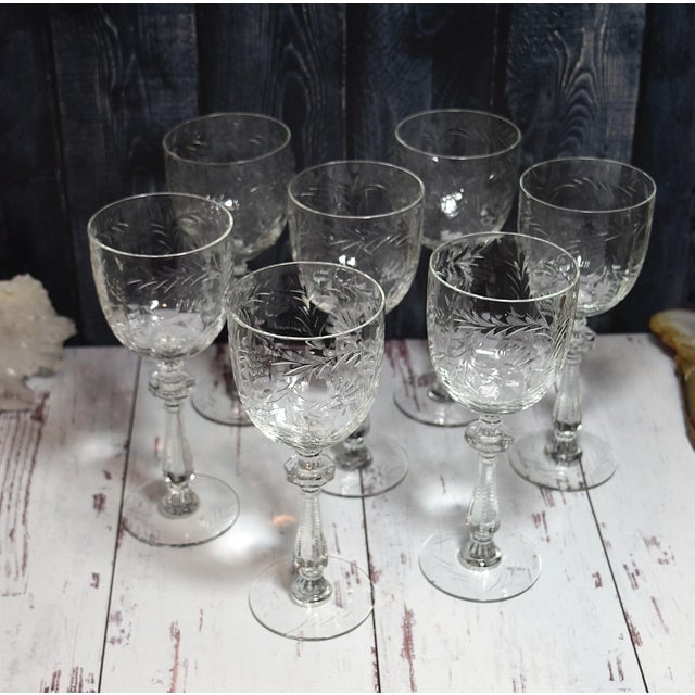 Art Deco Vintage Rock Sharpe Paisley Pattern Etched Glass 8" Water Goblets Stems - Set of 7 For Sale - Image 3 of 18