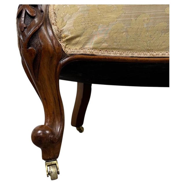 19th Century Antique English Mahogany Chaise Longue with Buttoned Upholstery For Sale - Image 3 of 12