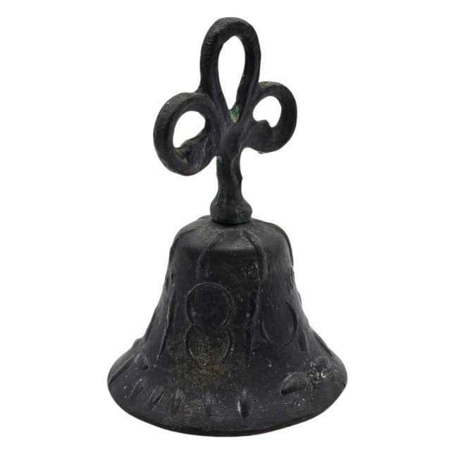 Cast Bronze European Table Bell With Tri-Lobed Handle, 4.5" For Sale - Image 4 of 11