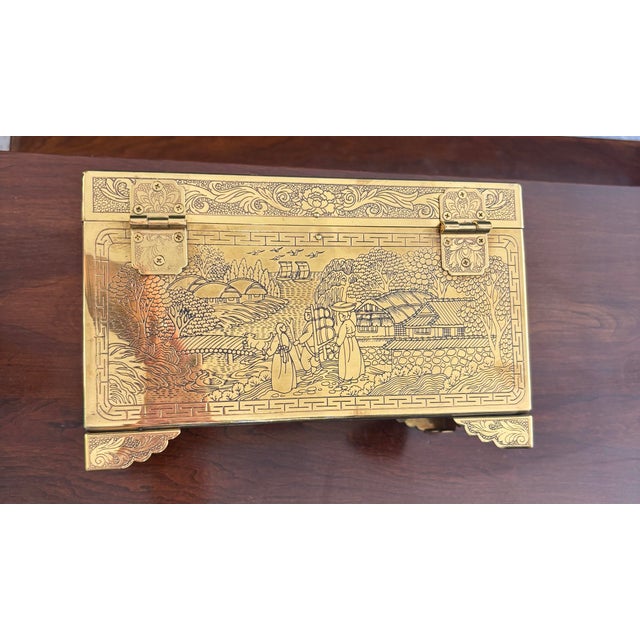 Vintage Etched Brass Chinoiserie Storage Jewelry Box For Sale In Louisville - Image 6 of 12