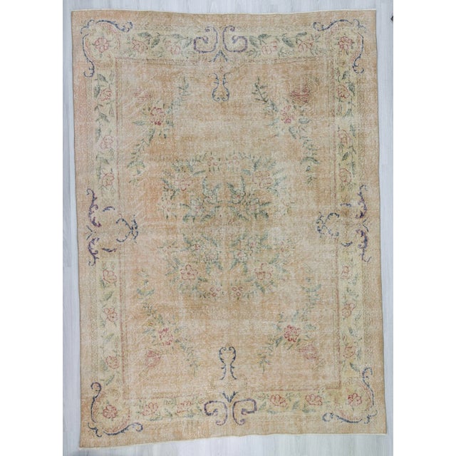 Handknotted decorative Turkish Oushak rug. In good condition.