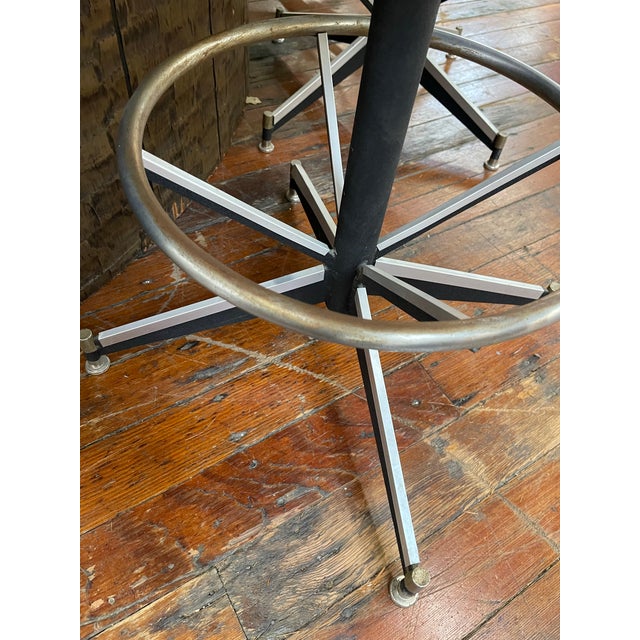 Mid 20th Century Hollywood Regency Tufted Four-Seat Swivel Bar With Matching Stools, 5 Pieces For Sale - Image 10 of 11