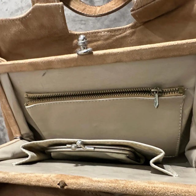A Luxury 1960s Light Brown Suede Leather Italian Hand-Bag For Sale - Image 9 of 13