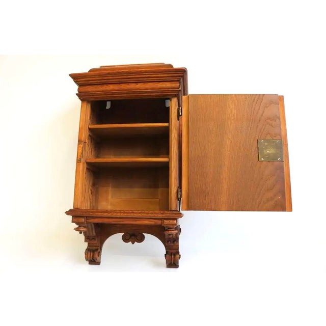Antique Arts and Crafts European Small Wall Cabinet in Oak and Brass, 1900s For Sale - Image 9 of 16