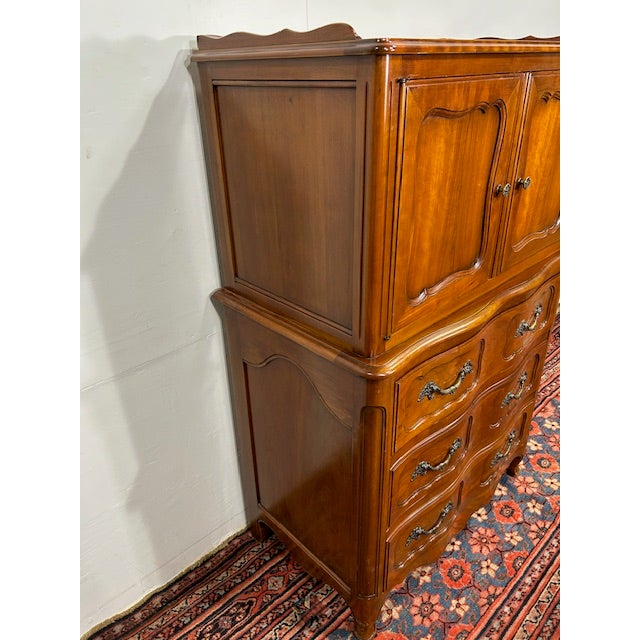 Brown 1960s John Widdicomb French Provincial Highboy For Sale - Image 8 of 10