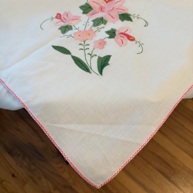 Mid 20th Century Hand-Appliquéd & Embroidered French Floral Tablecloth Napkin Set, Service for 12 For Sale In Raleigh - Image 6 of 12