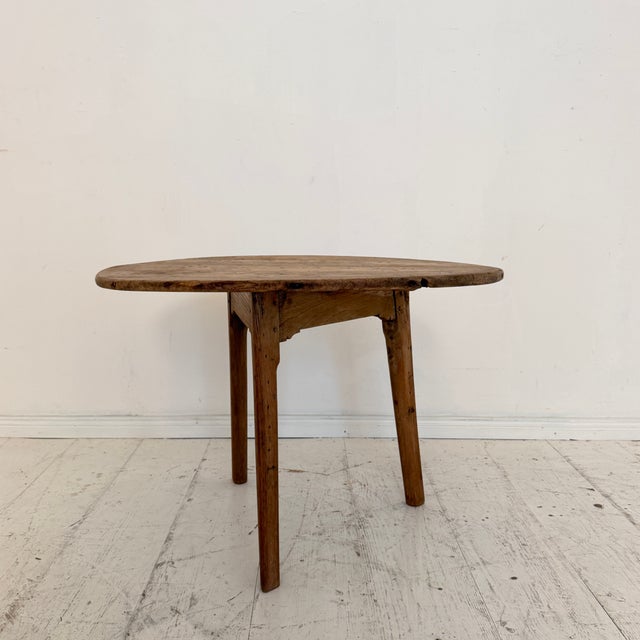 Antique French Provincial Oval Side Table in Ash Wood, 1870 For Sale - Image 6 of 11