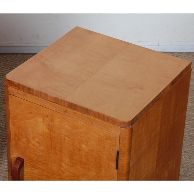 English Maple and Walnut Bedside Tables, 1930, Set of 2 For Sale - Image 4 of 8