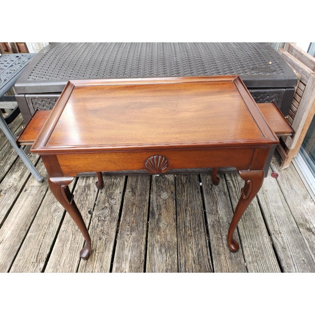 1950s English Mahogany Queen Anne Tray Top Tea Table by Hickory Chair For Sale - Image 13 of 13