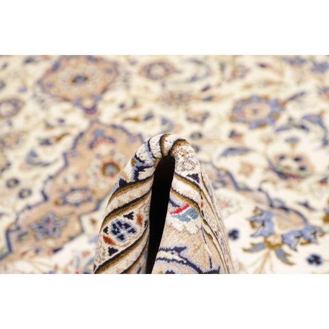 Middle Eastern Rug in Virgin Wool For Sale - Image 9 of 11