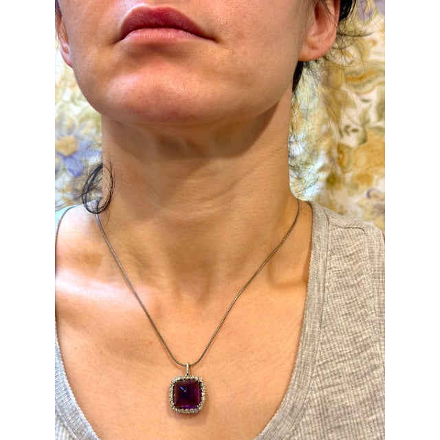 15 Ct Sugar Loaf Amethyst & Diamonds Pendent Necklace 18 Karat White Gold Chain For Sale In New York - Image 6 of 8