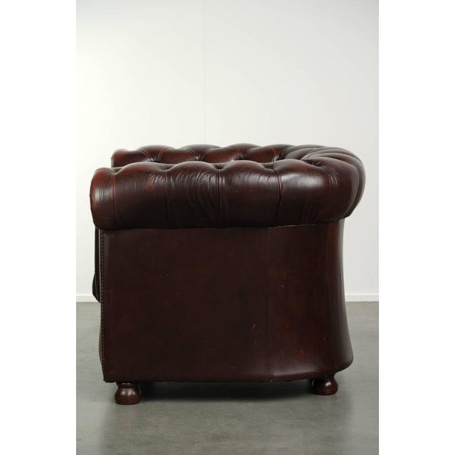 1990s English Cowhide Chesterfield Club Lounge Chair For Sale - Image 5 of 13