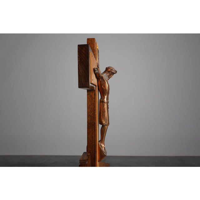 1920s Belgian Crucifix in Oak and Copper, 1920 For Sale - Image 5 of 13