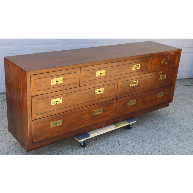 1970s Vintage Henredon Dresser / Credenza – Mid-Century Style Campaign Style For Sale - Image 5 of 14