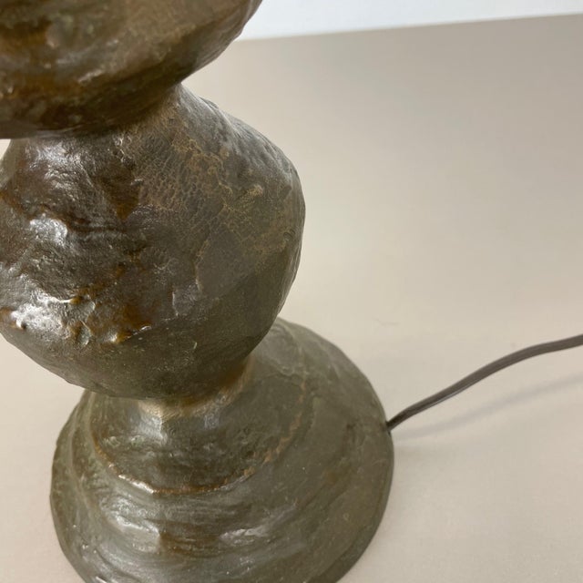 Hollywood Regency Bronze Table Light in the style of Auböck, Austria, 1960s For Sale - Image 15 of 18