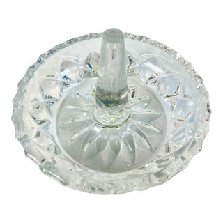 1970s Vintage Hollywood Regency Chippendale Cut Crystal Ring Holder, Starbust Design. For Sale