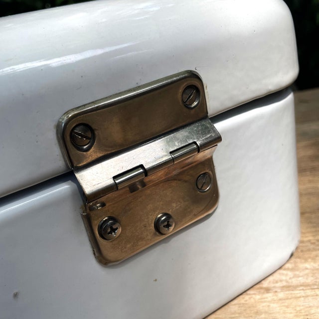 Vintage Dutch White Enamel Bread Box, 1950s For Sale - Image 10 of 13
