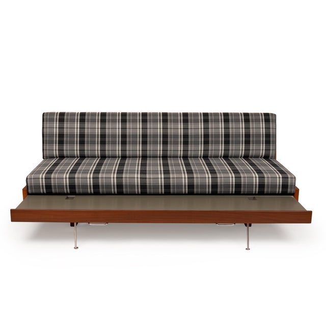This is the ultra-rare GE77 daybed by Hans Wegner for Getama. The daybed has trundle which allows the piece to turn into a...