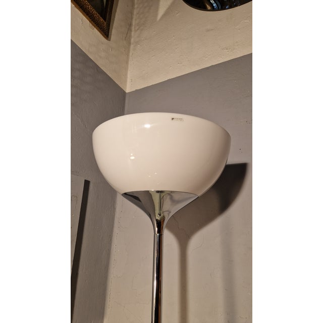 Mod 4705 Floor Lamp in Chrome and Acrylic Glass by Bresciani for Guzzini, 1960s For Sale - Image 9 of 11