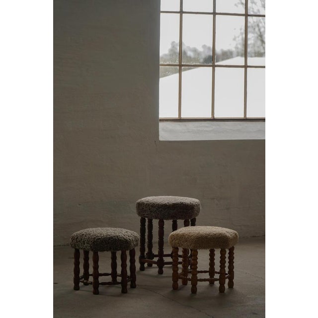 Mid-Century Modern Hexagon Oak Stool with Lambswool Seat and Bobbin Legs, 1950s For Sale - Image 11 of 12