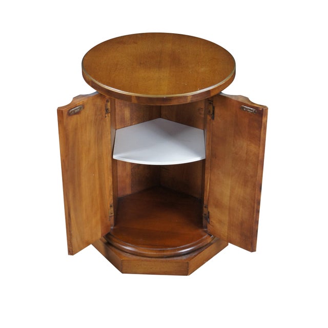 Pair of Mid Century Modern Somno Style Pedestal Tables or Sculpture Stands by American of Chicago, circa 1969. Features a...