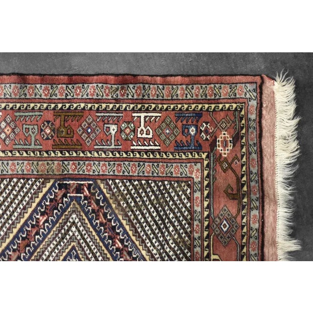 Vintage Oriental Hand-Woven Shiraz Rug, 1960s For Sale - Image 11 of 18