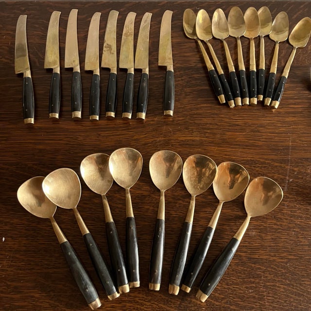 1960s Mid-Century Modern Black & Brass Flatware Set – 50 Pieces, Stainless Steel With Riveted Handles - Utensils For Sale - Image 9 of 9