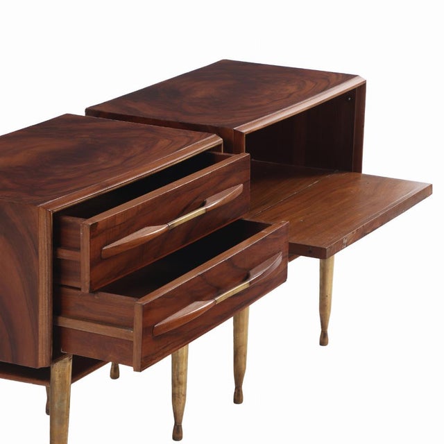 Mid-Century Modern A Pair of Mid Century Modern Burl Walnut End Tables, C. 1960. For Sale - Image 3 of 5