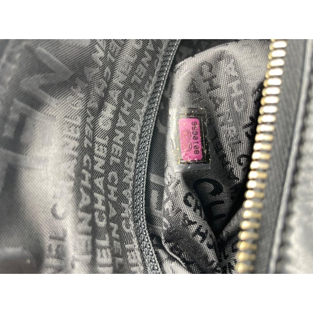 Chanel Chanel Chocolate Bar Cc Quilted Leather For Sale - Image 4 of 12