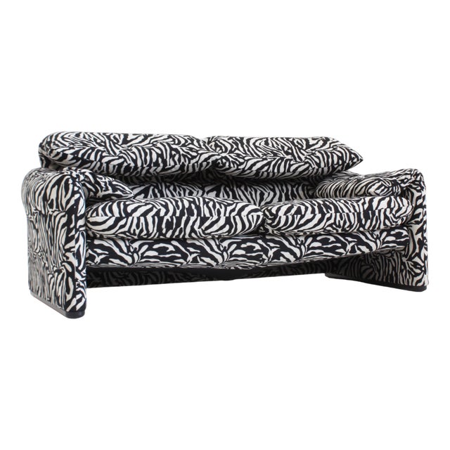 Cassina Maralunga 2-Seater Sofa in Zebra Upholstery by Vico Magistretti, 1970s For Sale