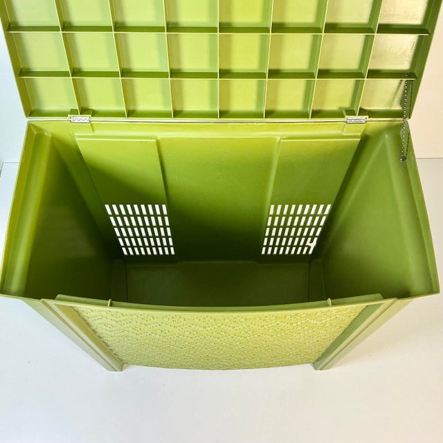 1960s Mid-Century Boho Chic Olive Green Hamper. For Sale - Image 11 of 11