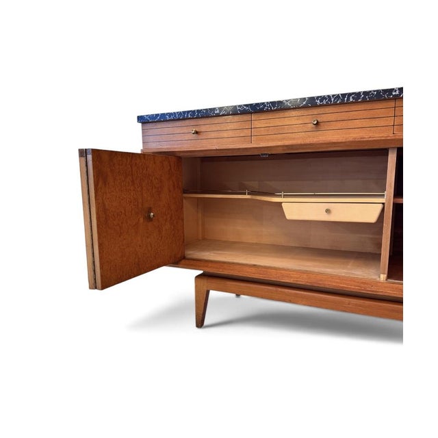 Sideboard with Concertina Doors in Burr Elm, Beech and Teak by Harris Lebus, 1950 For Sale - Image 4 of 11