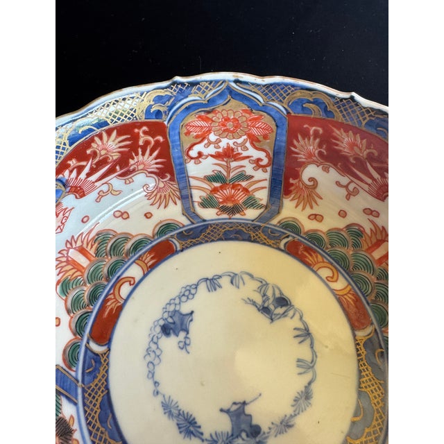 Antique Edo Imari Porcelain Bowl With Gilt, Scalloped Rim For Sale - Image 4 of 10
